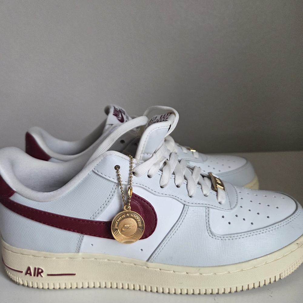 Nike White and Maroon Sneakers Womens Size 10